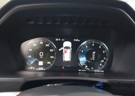 2017 Volvo Xc90 T6 Momentum z USA, uszkodzony, nr VIN YV4A22PK8H1112467